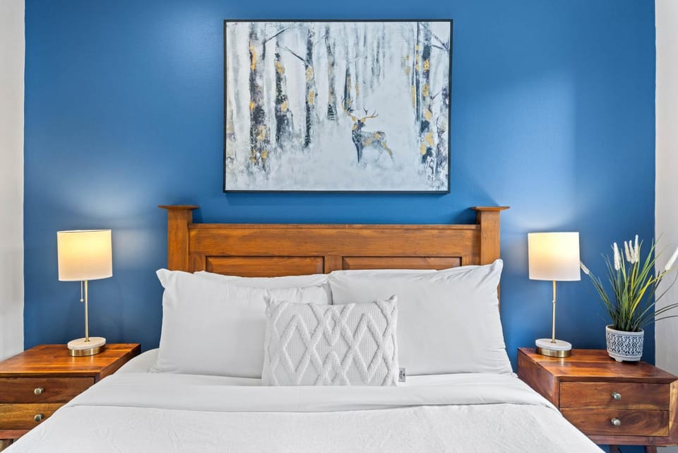 Bed, Decorative detail, Bedroom
