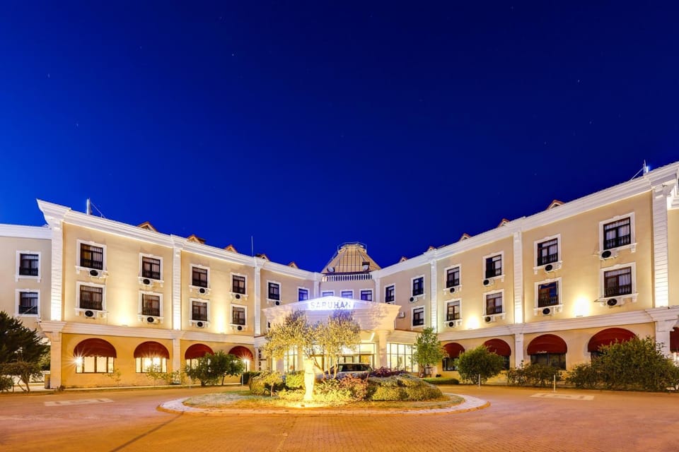 Property building, Night, Location