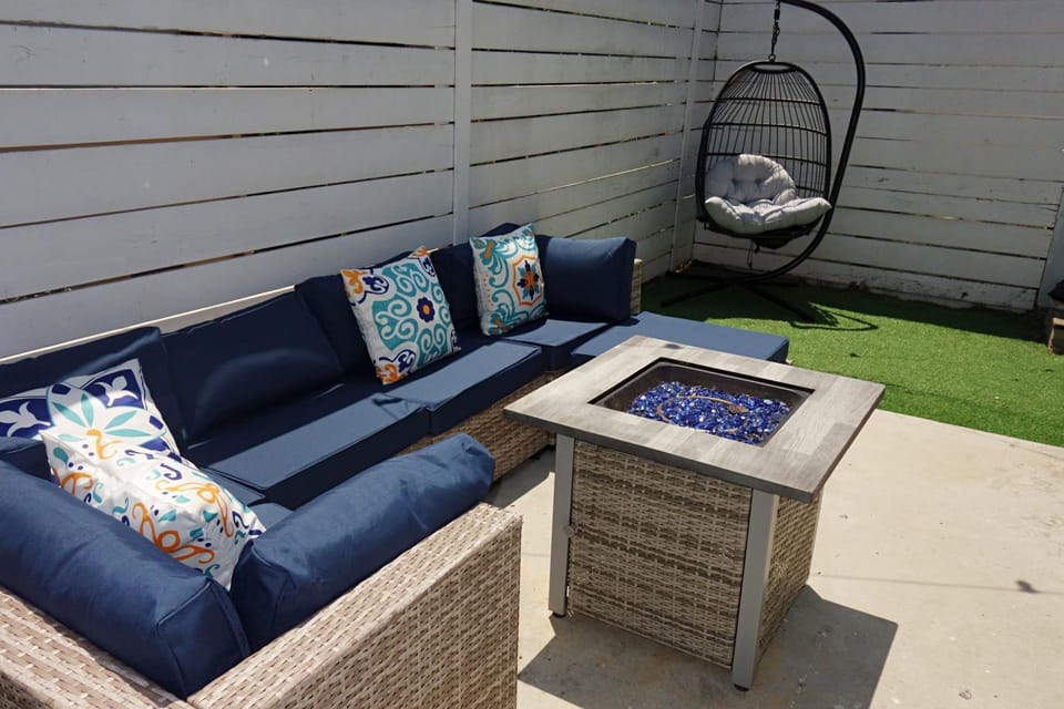 Patio, Seating area