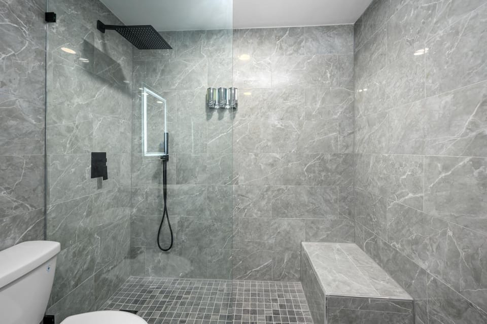 West U Studio, Near Med Center, Stadiums & Zoo Apartment in Houston