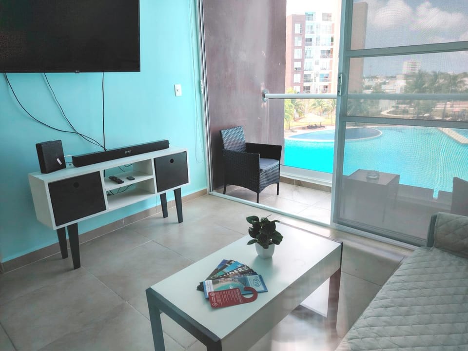 Grandiosa Laguna Azul Turquesa House in Cancun