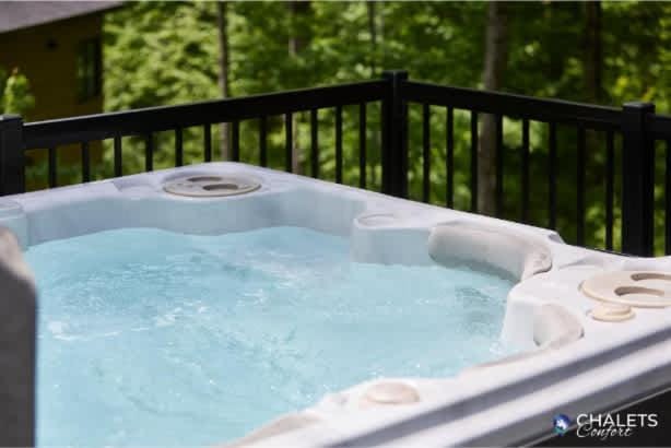 La Villa Bali Chalet in Quebec