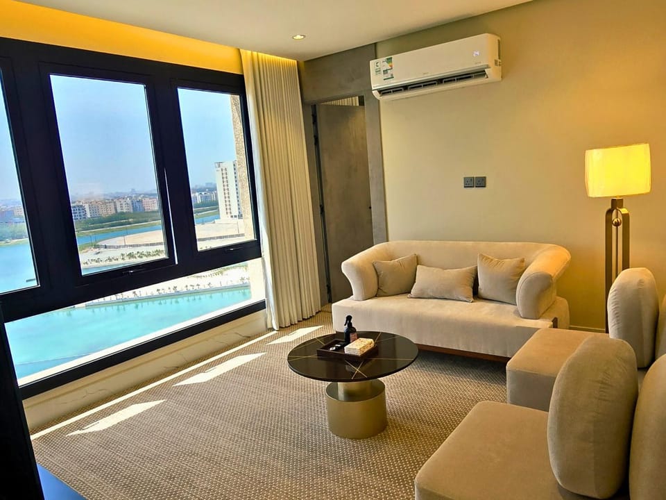 Photo of the whole room, Seating area, air conditioner