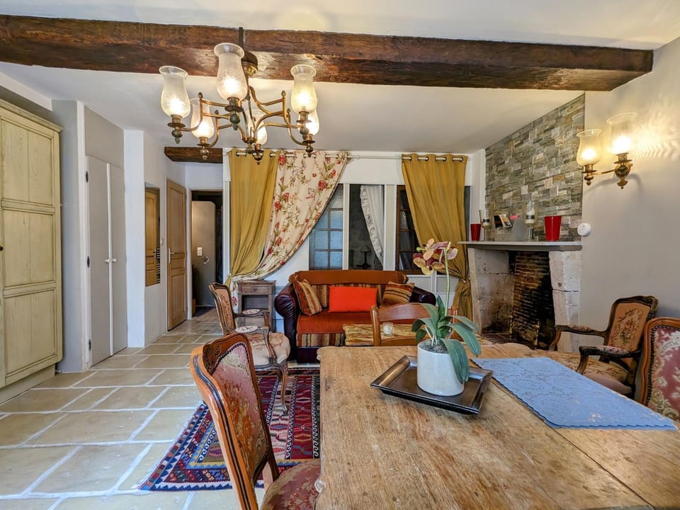 Appartement cosy au cœur de Le Blanc, proche château - FR-1-591-758 Apartment in Centre-Val de Loire