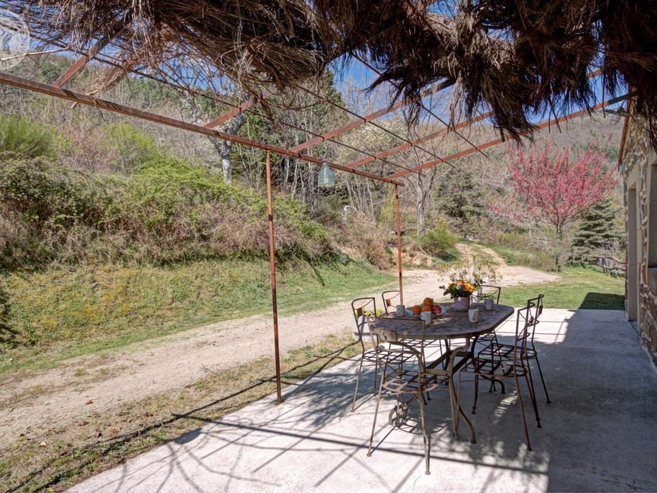 Gîte spacieux et moderne avec terrasse au cœur de la nature - FR-1-496-363 House in Auvergne-Rhône-Alpes