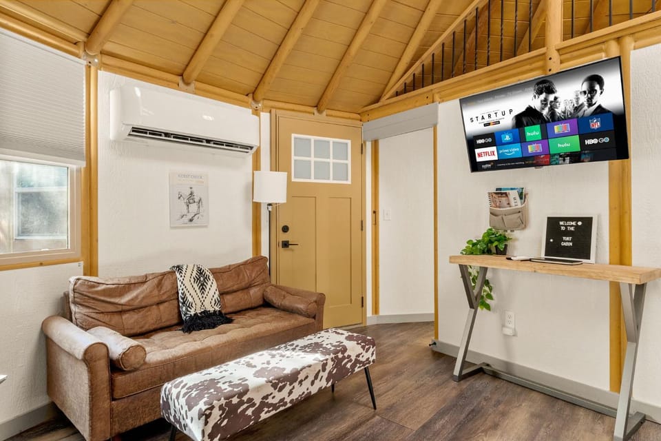 Bronco Luxury Yurt-Cabin - Family Glamping Canyon Lake w Private Hot Tub Cabin in Canyon Lake