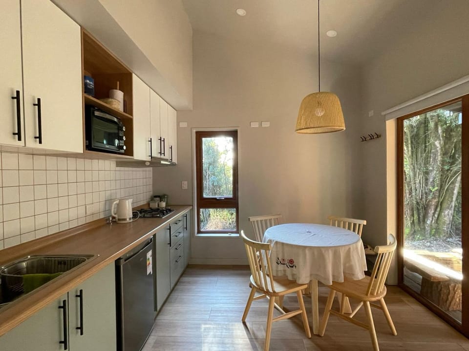 Kitchen or kitchenette, Dining area, kitchen