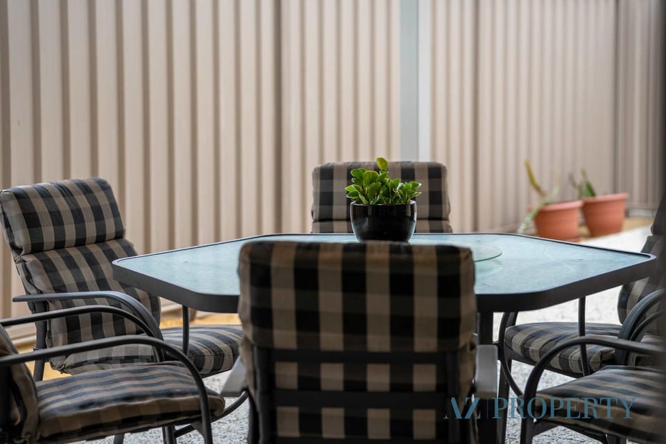 Hosted Modern Comfort in Piara Waters Perfect for Fam House in Perth