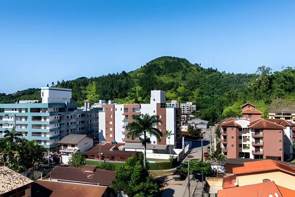Apartamentos a 250m da Praia das Toninhas Apartment in State of São Paulo