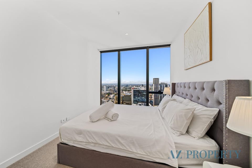 Perth's Modern 1BR Apartment with Pool & Gym - City Living Apartment in Perth