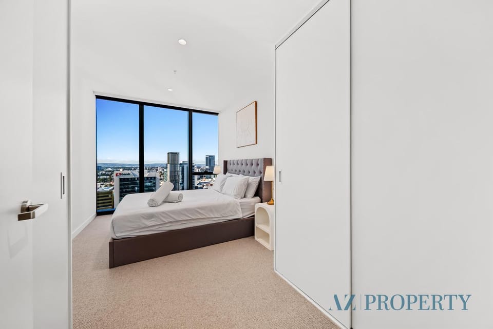 Perth's Modern 1BR Apartment with Pool & Gym - City Living Apartment in Perth