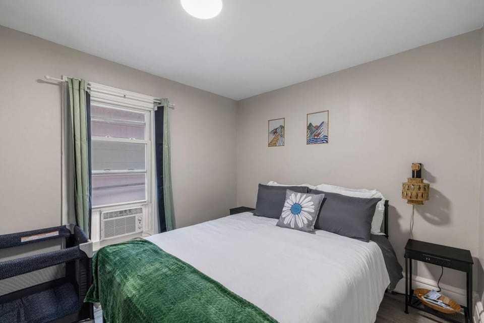 3Beds15 Baths - Game room, Falls, Sleeps 10 House in Niagara Falls