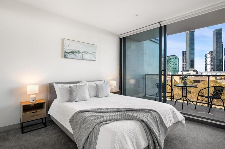 Bed, View (from property/room), Balcony/Terrace, Bedroom, City view