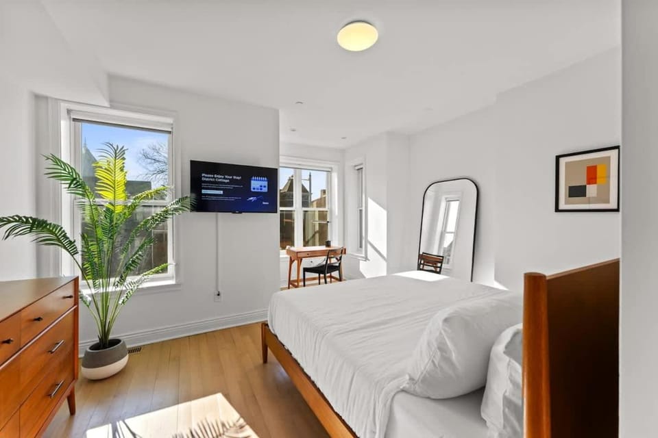 Historical DC Luxury Home 5BR & 3 BA Bloomingdale #DCottage House in District of Columbia