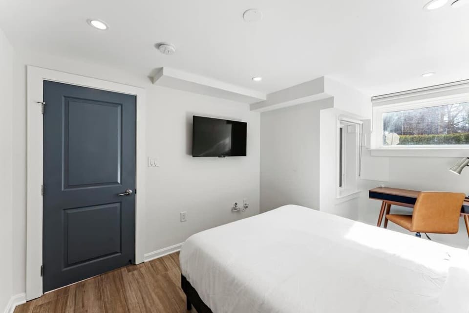 Mid-Century DC Condo Central Bloomingdale 2BR & 1BA #DCottage House in District of Columbia