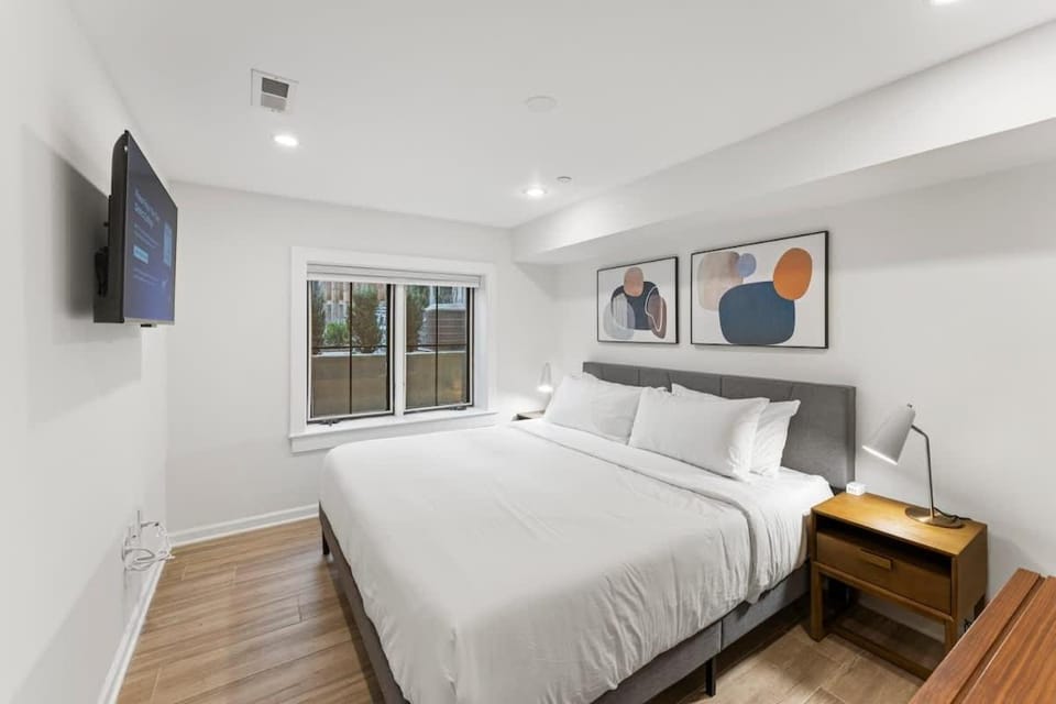 Mid-Century DC Condo Central Bloomingdale 2BR & 1BA #DCottage House in District of Columbia