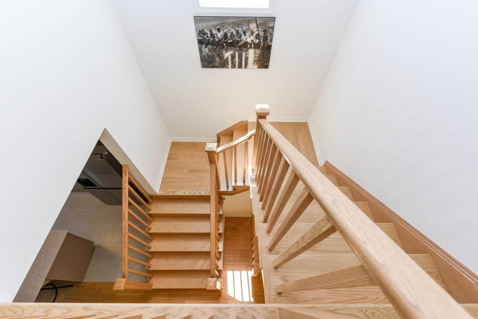 Brand New 7beds-kingbedsfamilysleep15playtable House in Burlington