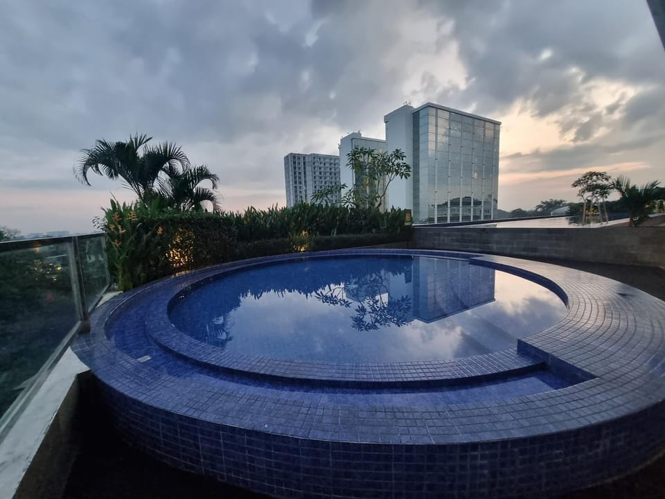 Swimming pool, Swimming pool