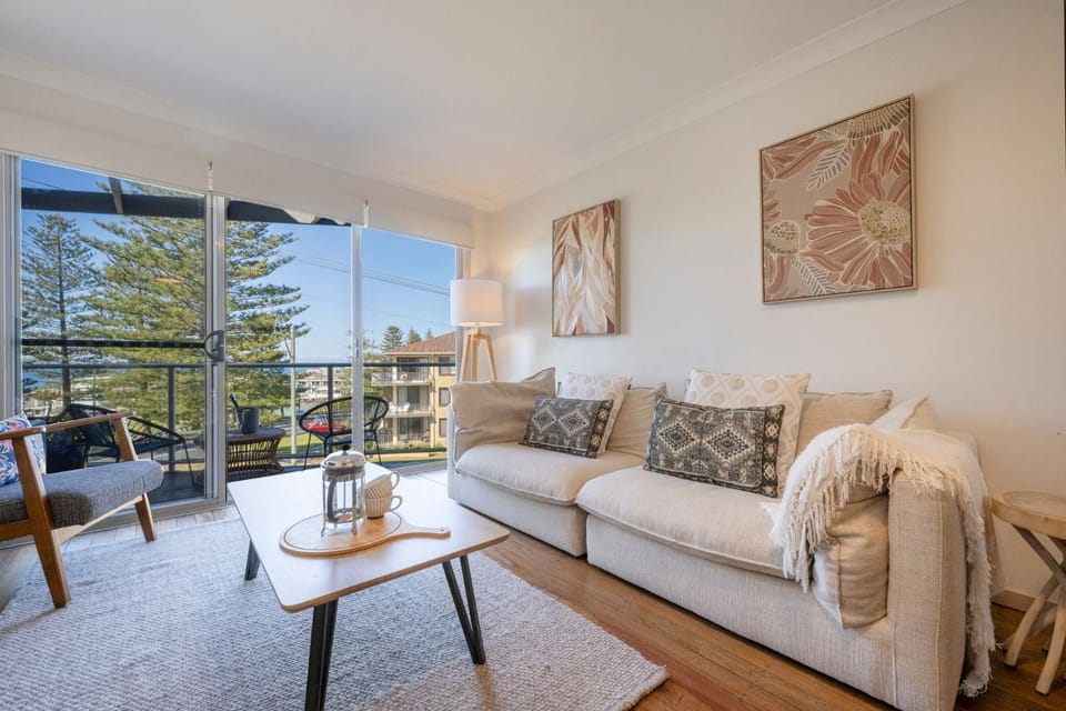 Seaspray Views - Lifestyle Yamba Apartment in Yamba