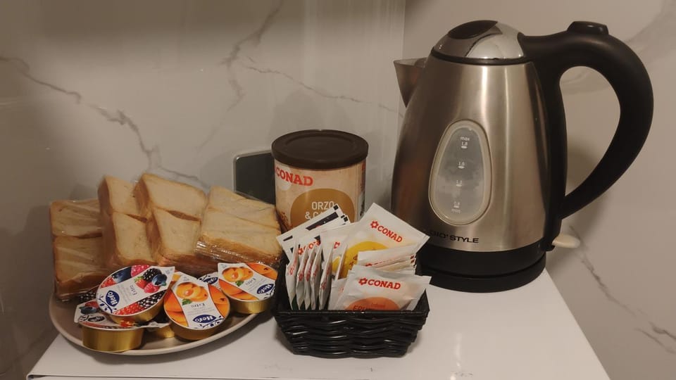Coffee/tea facilities, Kitchen or kitchenette, Food and drinks, Food, Breakfast