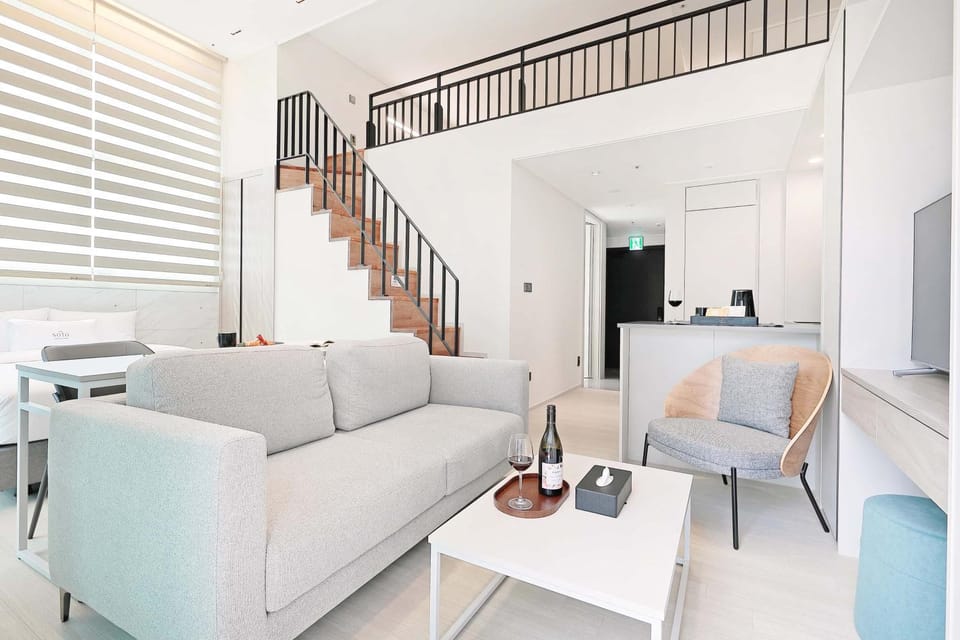 Living room, Seating area