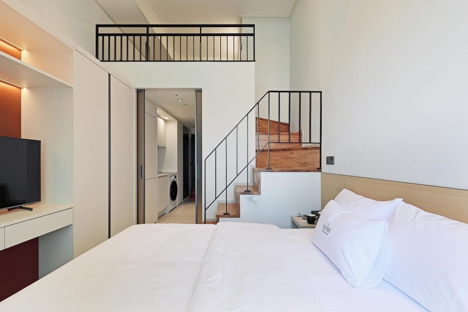 Property building, Bed, TV and multimedia