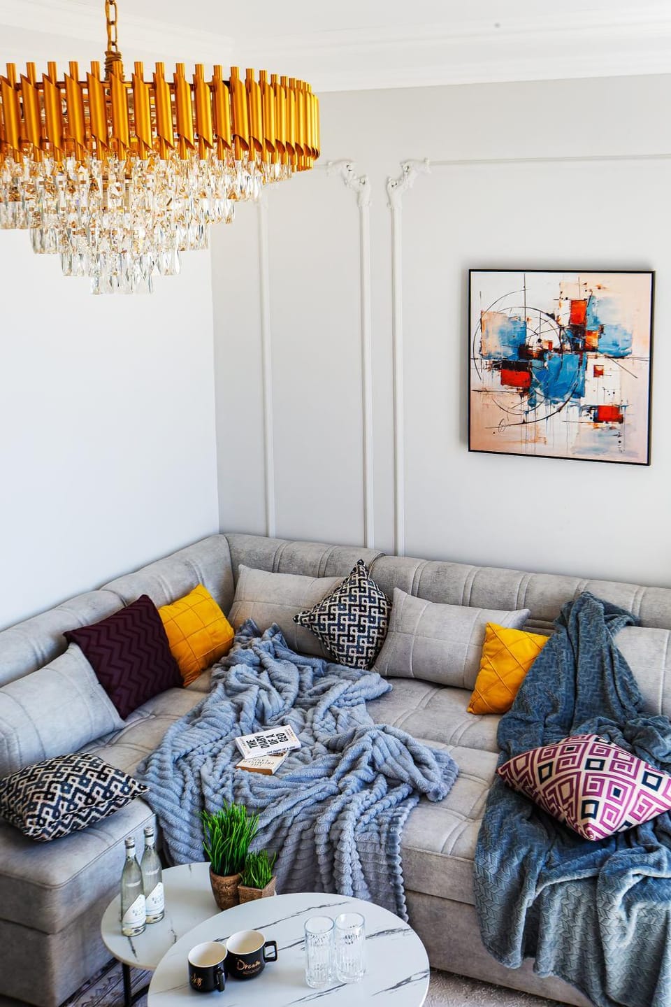 Living room, Seating area