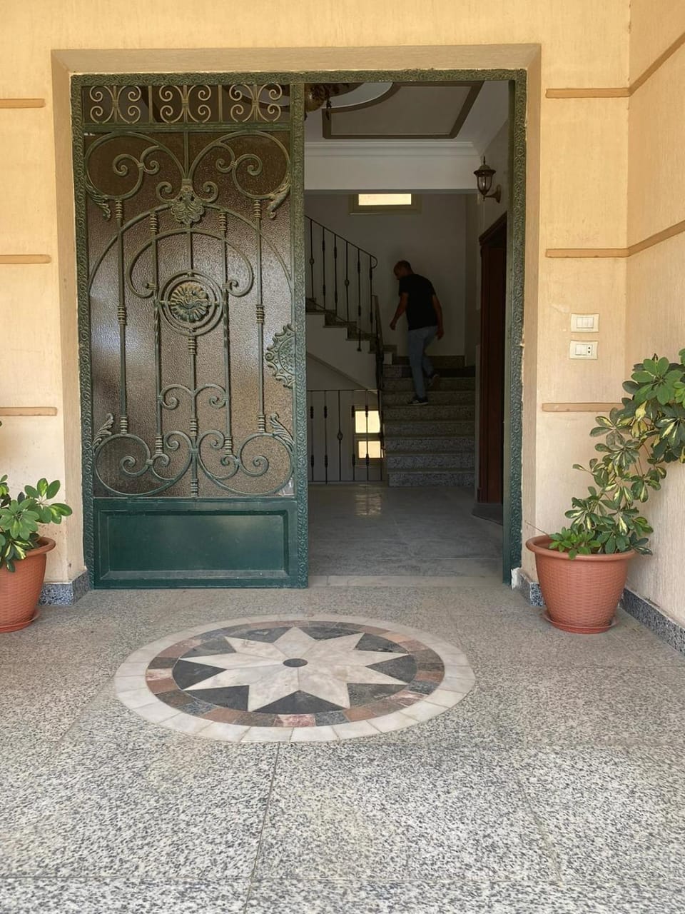 Facade/entrance
