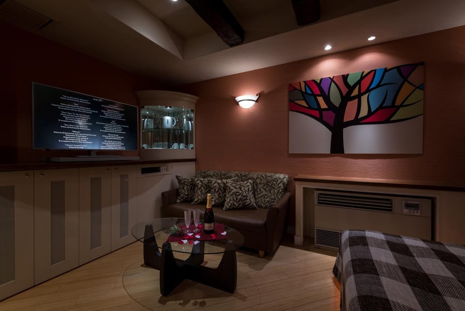 TV and multimedia, Living room, Bedroom