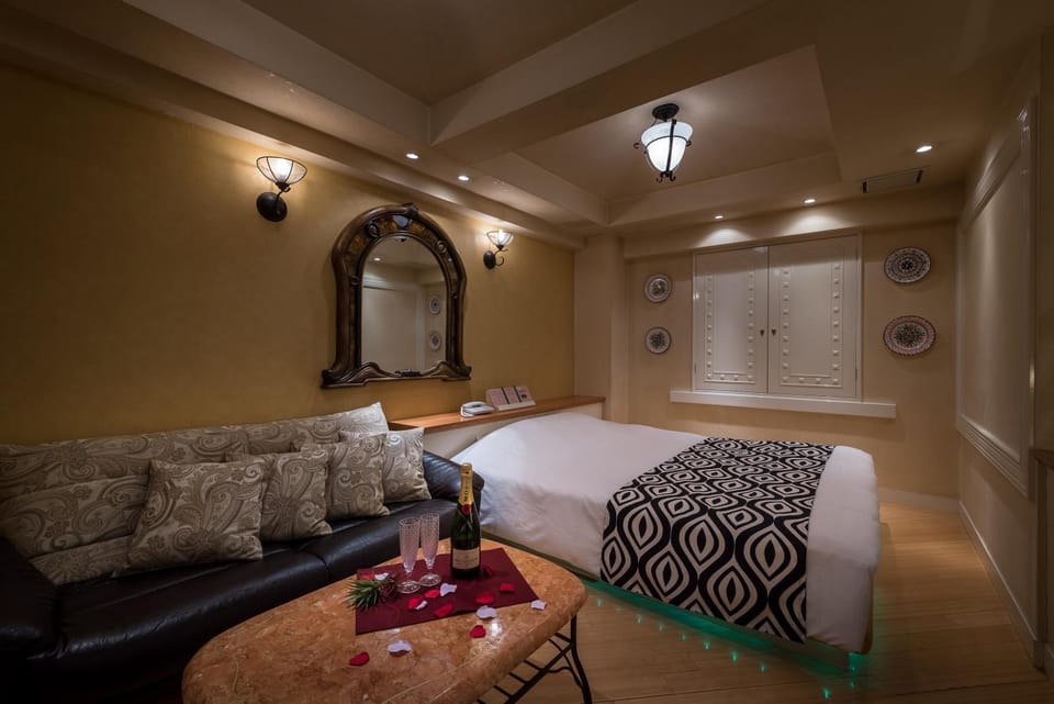 Living room, Photo of the whole room, Bedroom