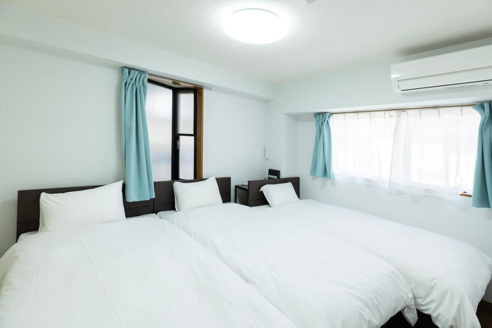Bed, Photo of the whole room, Bedroom, air conditioner