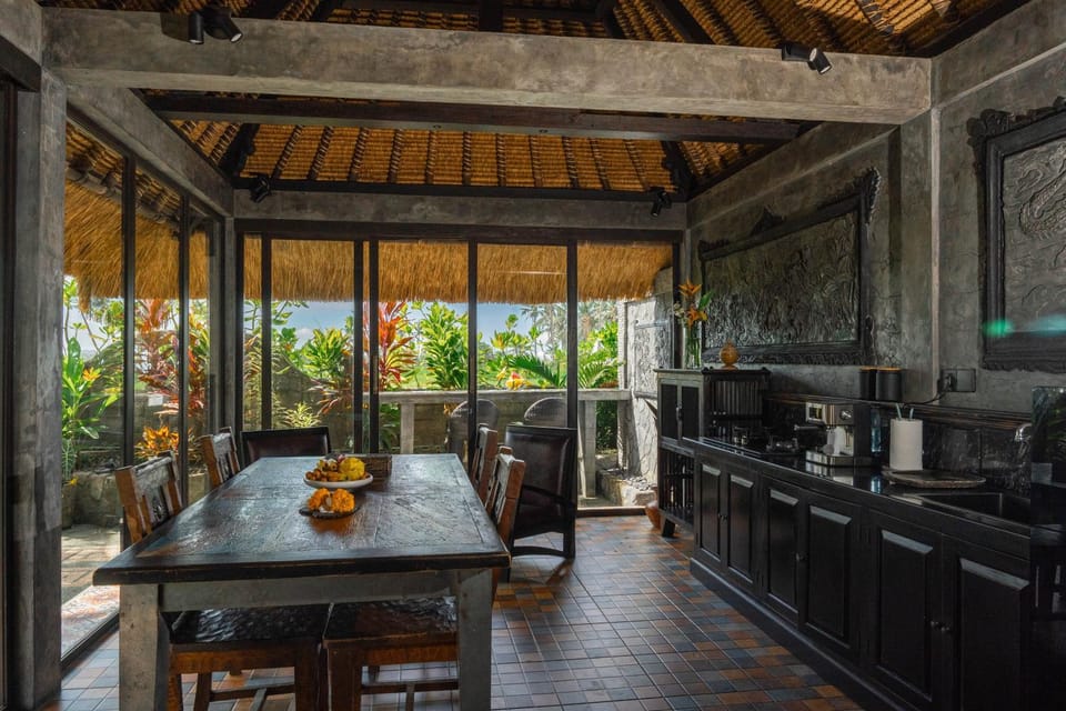 Kitchen or kitchenette, Food and drinks, Seating area, Dining area, minibar
