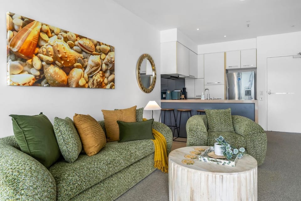 Belle Escapes 14 Harbour Lights with tranquil ocean views Apartment in Cairns