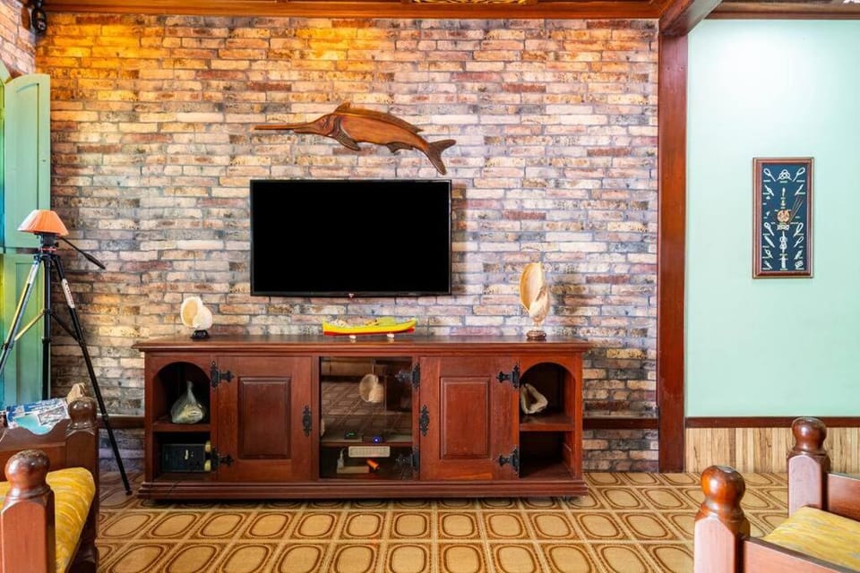Communal lounge/ TV room, TV and multimedia, Living room, Seating area