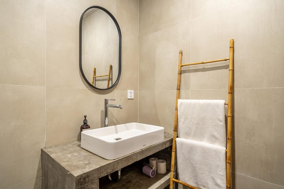 Bathroom, towels