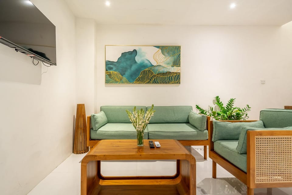 Communal lounge/ TV room, TV and multimedia, Living room, Seating area