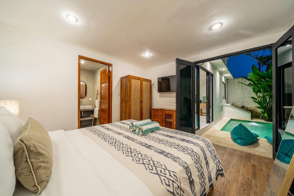 Bed, TV and multimedia, Photo of the whole room, Bedroom, wardrobe