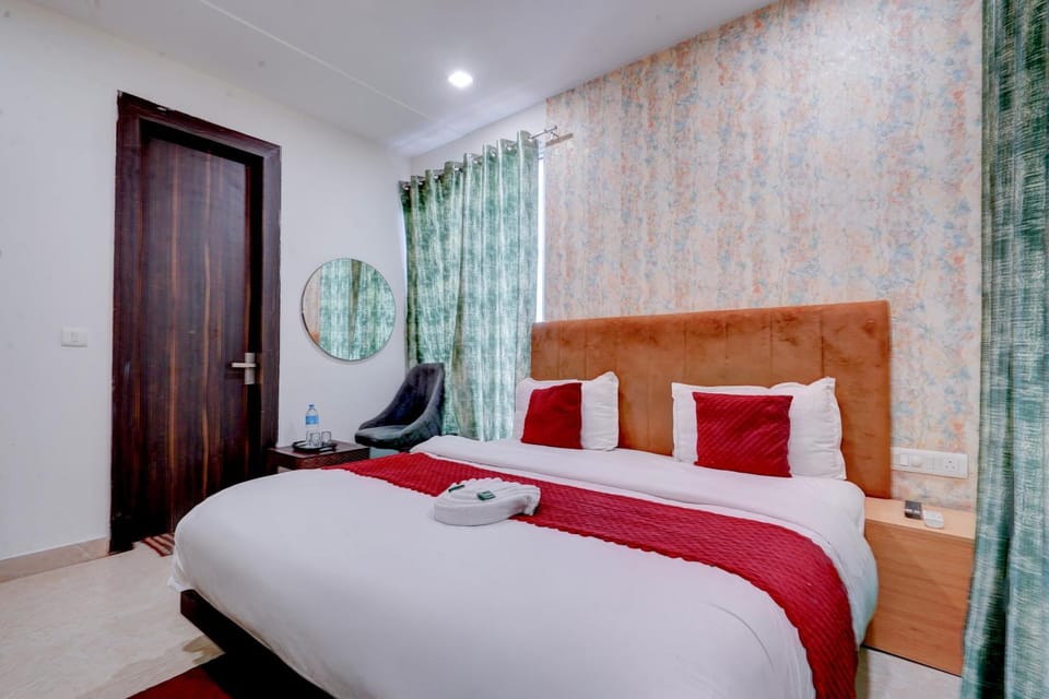Seating area, Bedroom