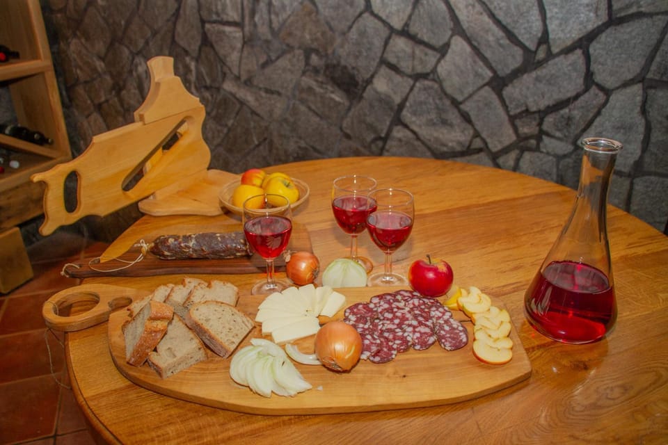 Food and drinks, Food, Drinks, Alcoholic drinks