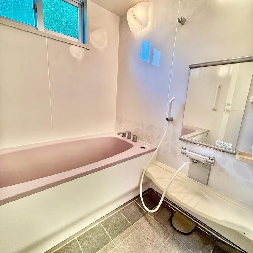 Shower, Bath