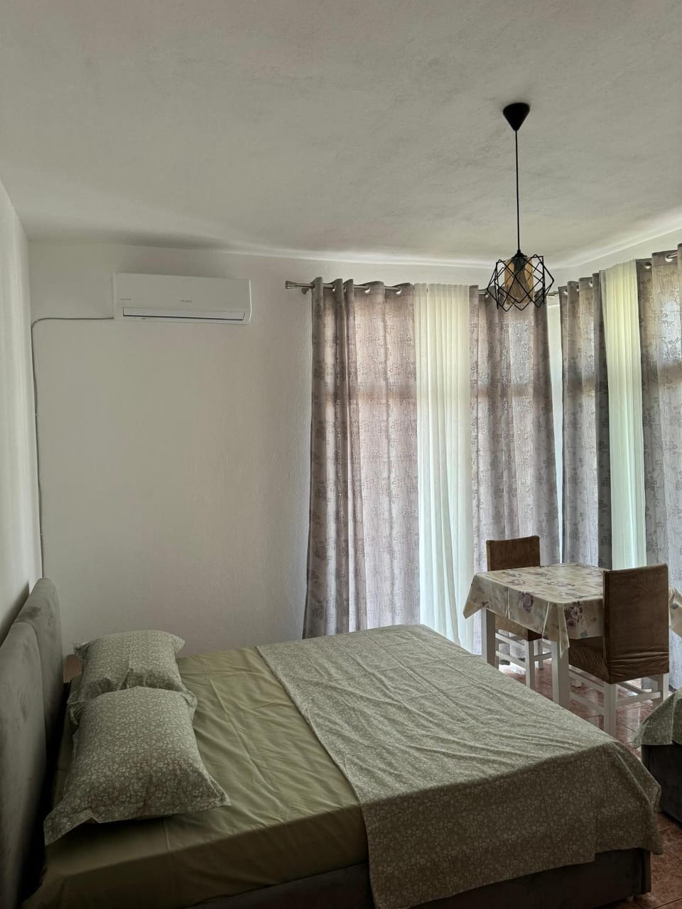 Bedroom, air conditioner