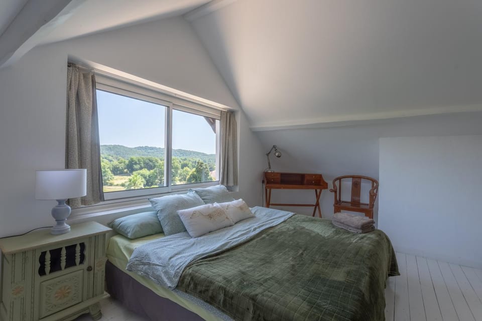 Property building, Living room, Bedroom