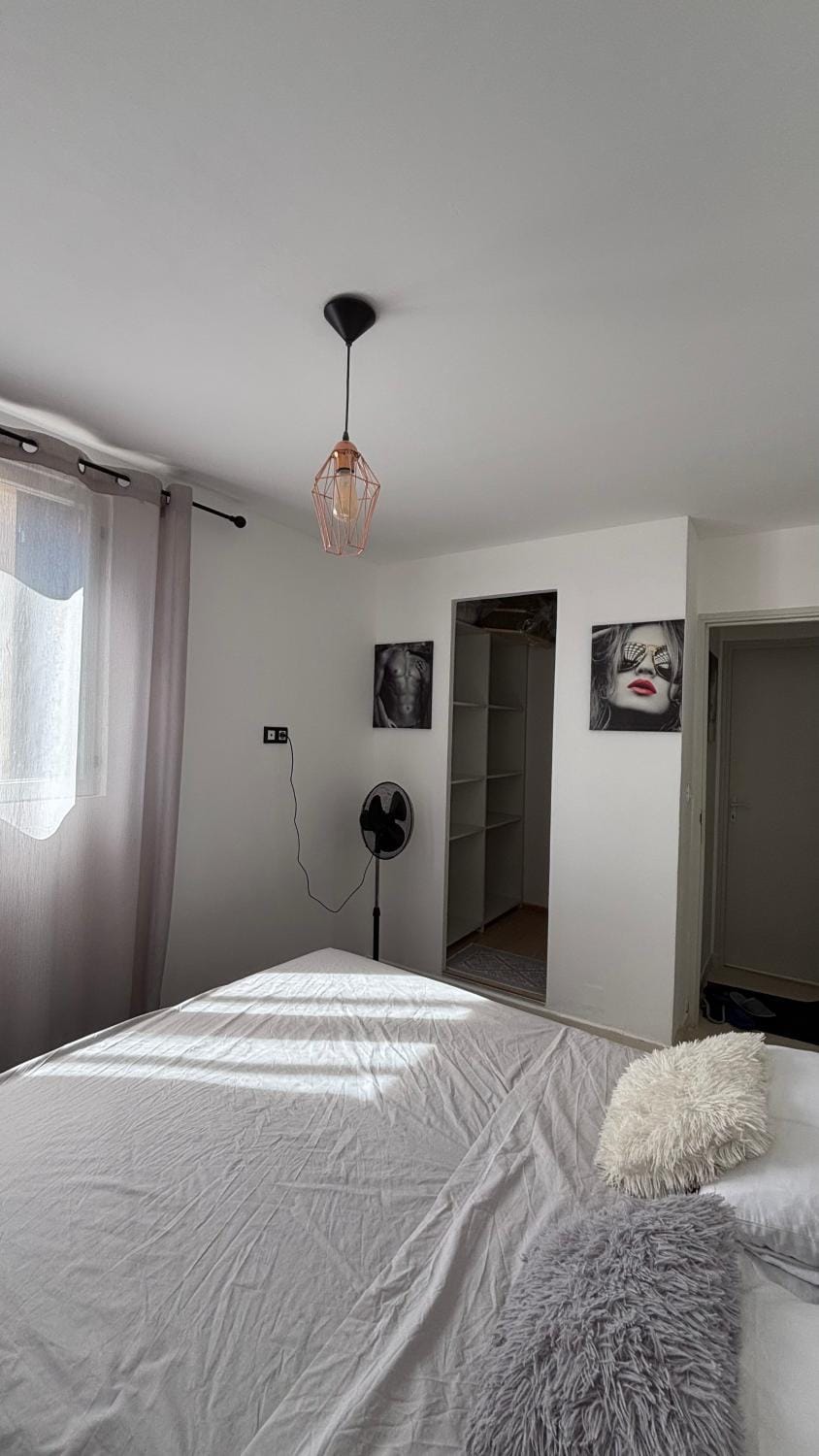 Bed, Photo of the whole room, Bedroom, wardrobe