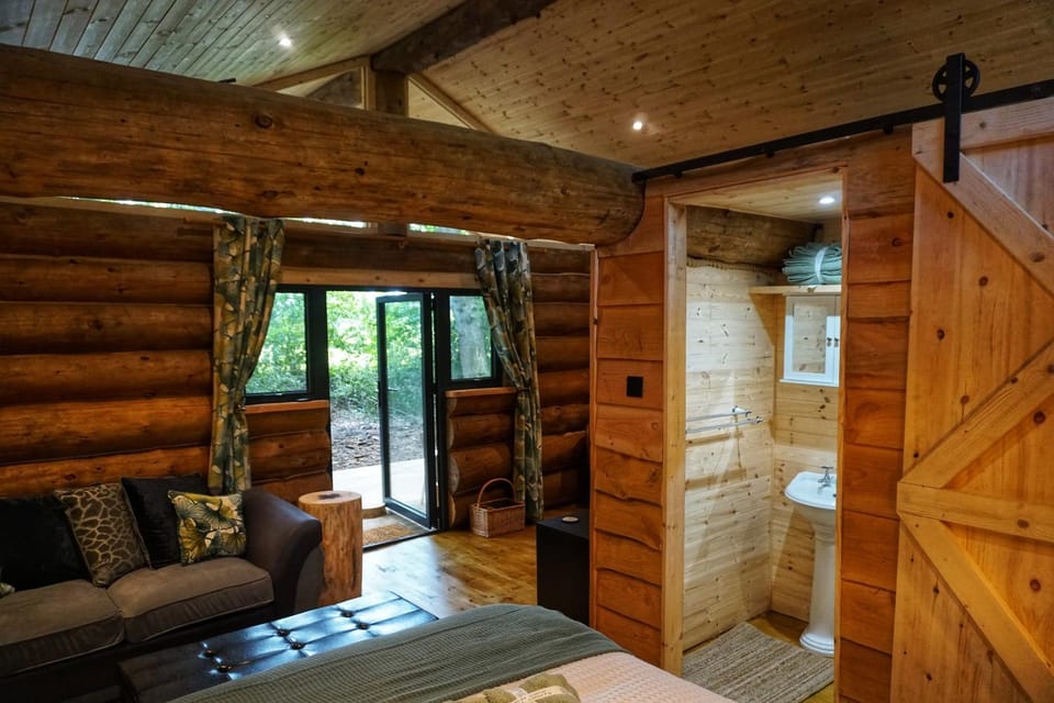 Secluded Hand Crafted Log Cabin Cabin in West Devon District