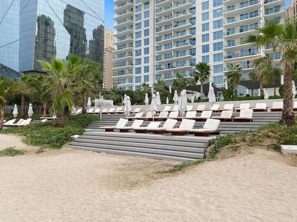 Stylish 1BR Apartment in JBR with Beach Access & Dubai Marina Views Apartment in Dubai