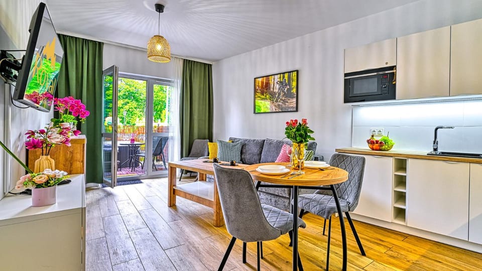 TV and multimedia, Kitchen or kitchenette, Seating area, Dining area