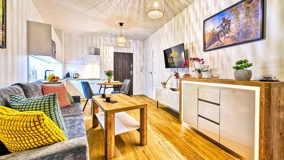 TV and multimedia, Kitchen or kitchenette, Seating area, Dining area