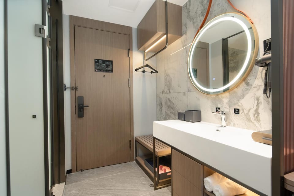 Bathroom, towels