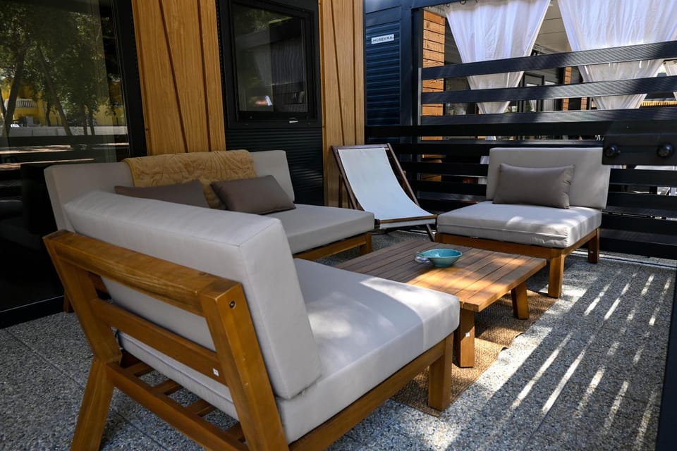 Seating area