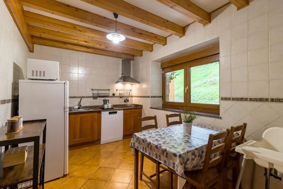 Kitchen or kitchenette, Living room